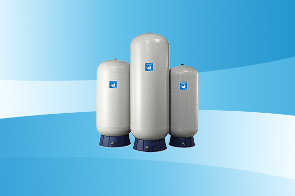 Zbiornik hydroforowy pionowy