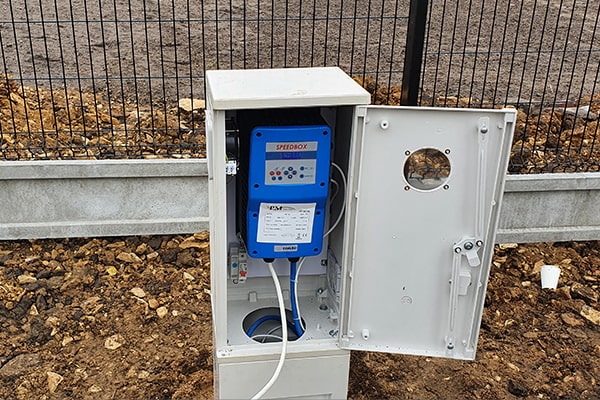 jaki falownik do pompy głębinowej wybrać