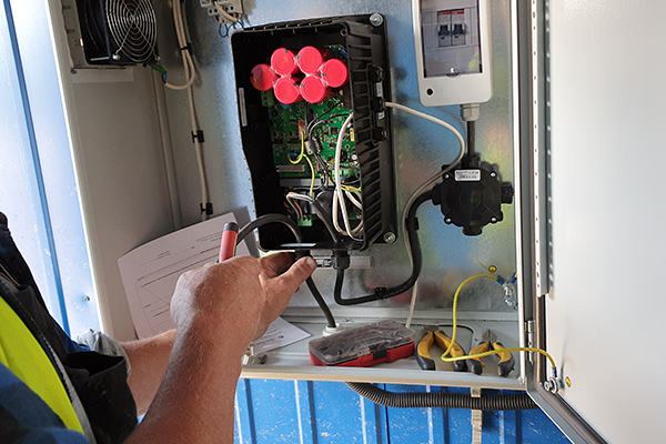 jak sprawdzić czy pompa wody jest spalona